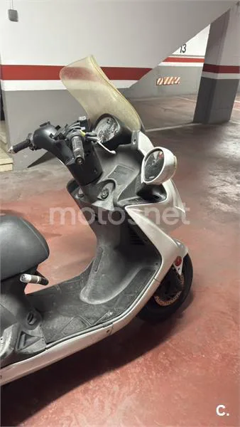 Kymco Grand Dink 125 – Vista 6
