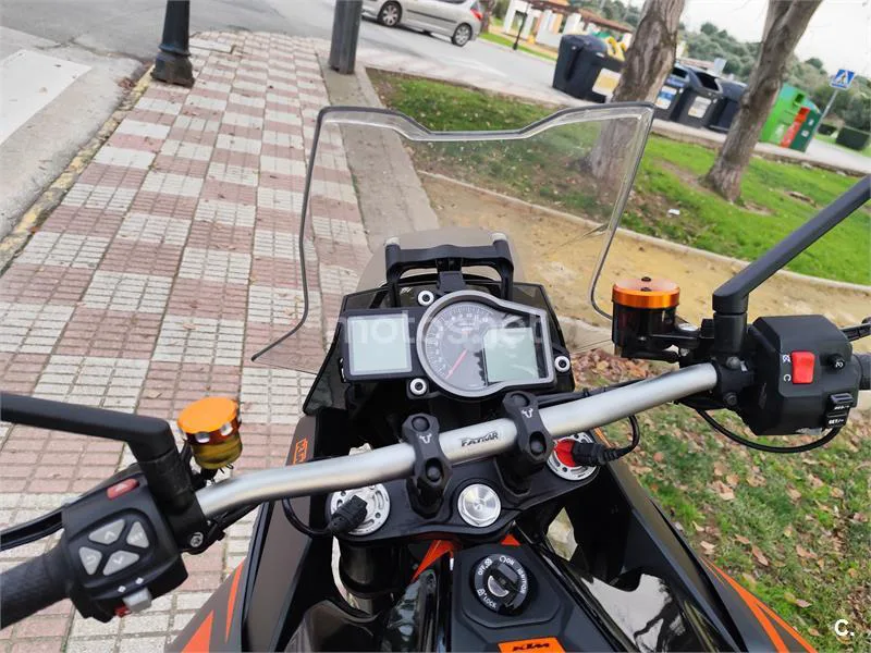 KTM 1290 Super Duke GT – Vista 3