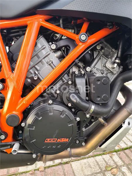 KTM 1290 Super Duke GT – Vista 5