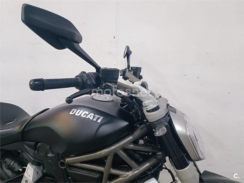 Ducati Diavel – Vista 11