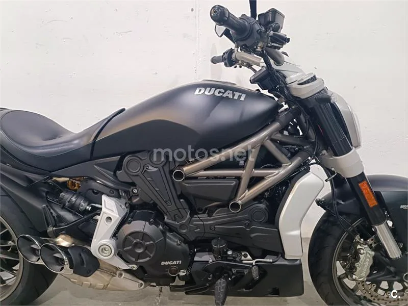 Ducati Diavel – Vista 12