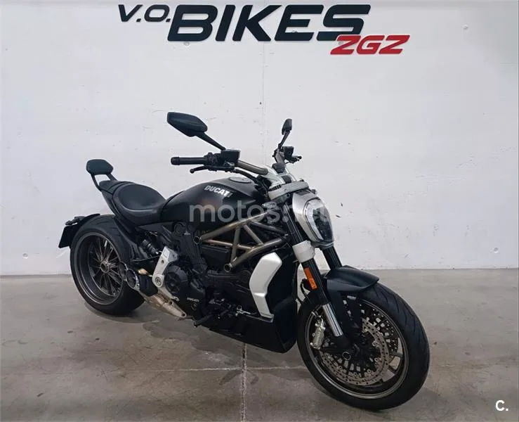 Ducati Diavel – Vista 3