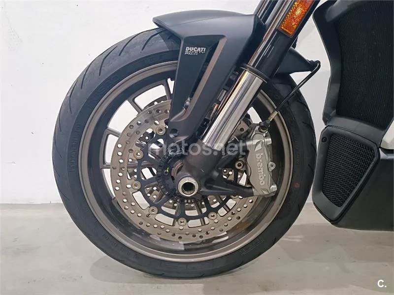 Ducati Diavel – Vista 21