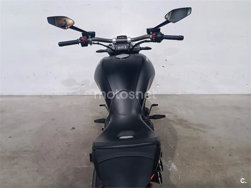 Ducati Diavel – Vista 23