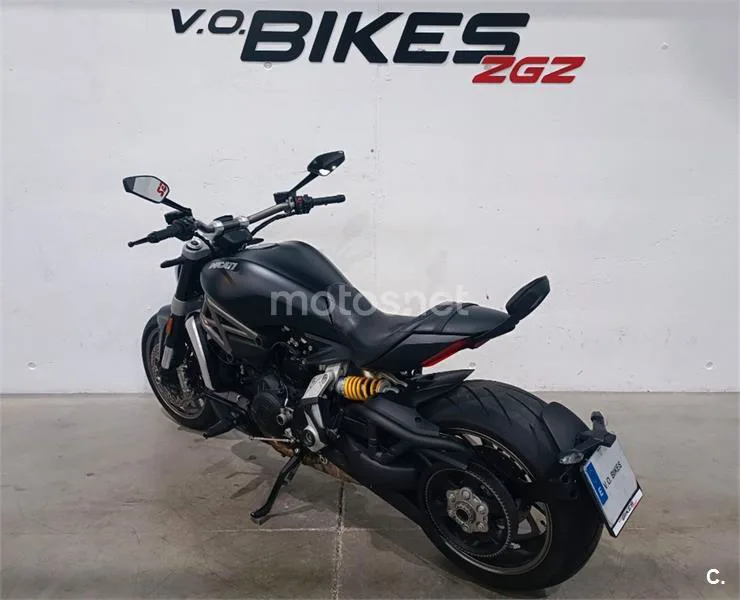 Ducati Diavel – Vista 6