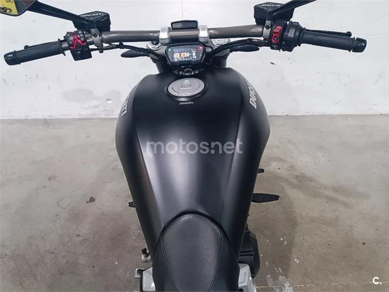 Ducati Diavel – Vista 9