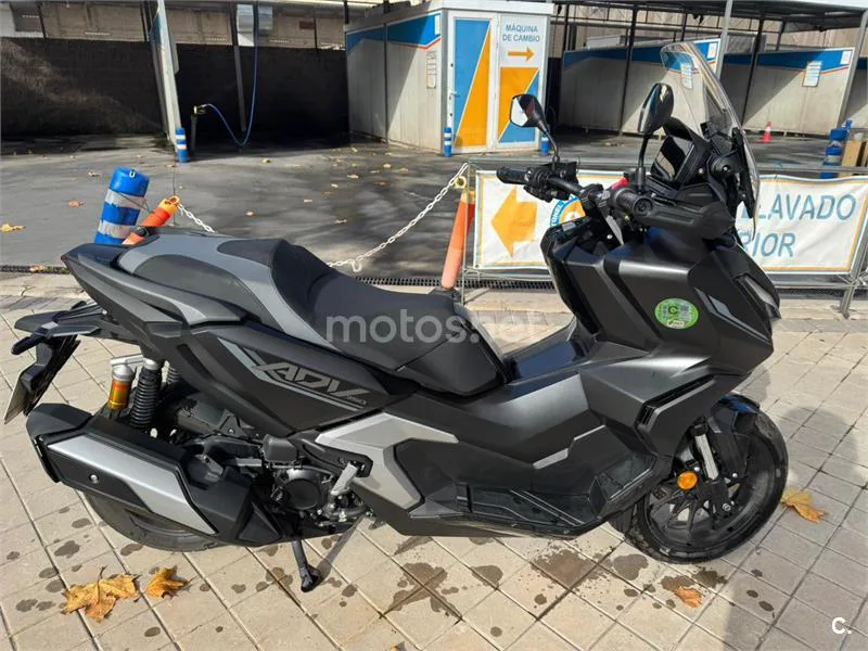 Honda ADV 350 – Vista 3