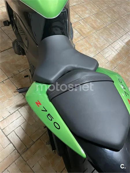 Kawasaki Z 750 – Vista 2