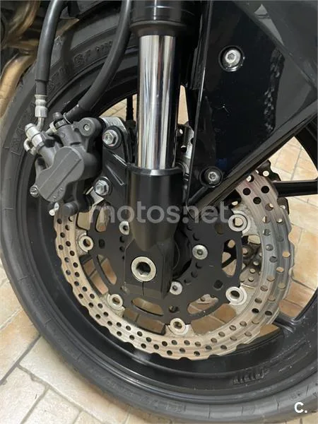 Kawasaki Z 750 – Vista 4