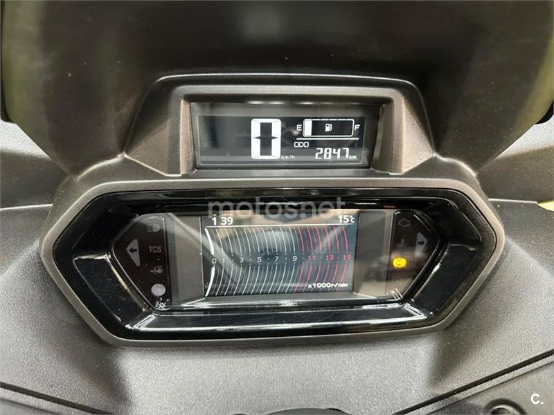 Yamaha XMAX 125 – Vista 7