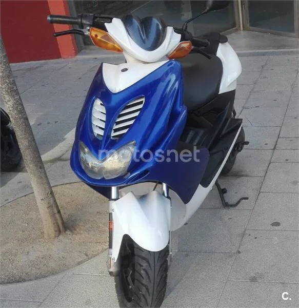 Yamaha Aerox 50 R – Vista 2