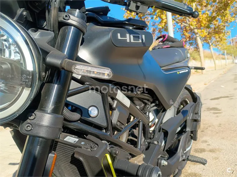 Husqvarna Svartpilen 401 – Vista 3