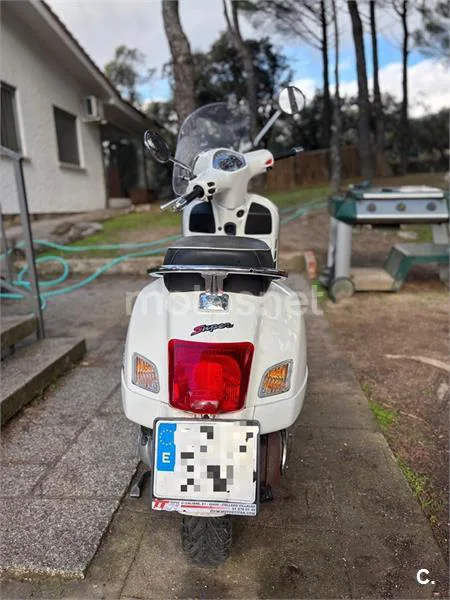 Vespa GTS 300 ie Touring – Vista 5