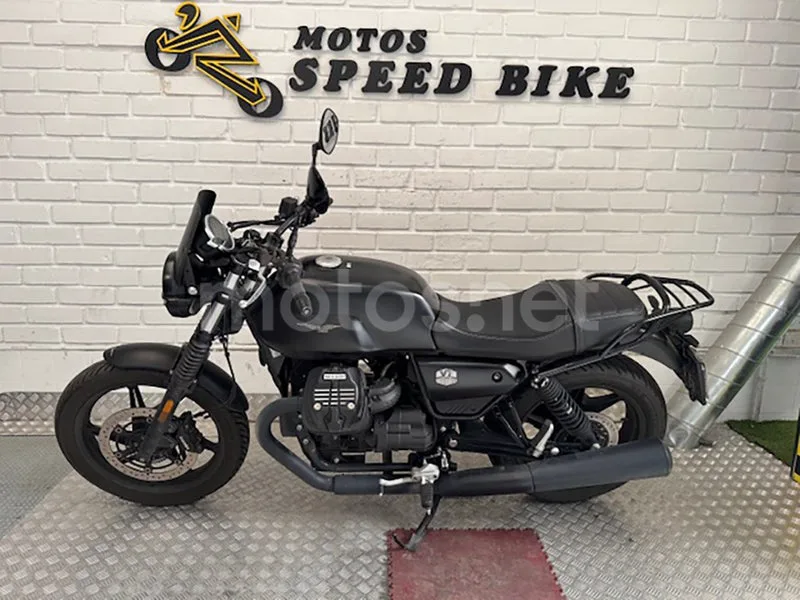 Moto Guzzi V7 – Vista 12