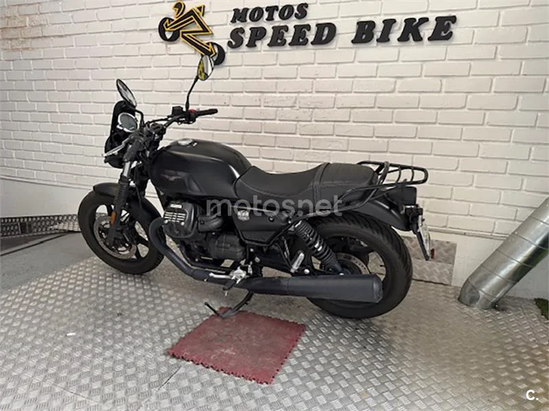 Moto Guzzi V7 – Vista 13