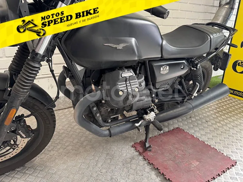 Moto Guzzi V7 – Vista 15