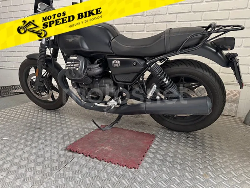 Moto Guzzi V7 – Vista 16