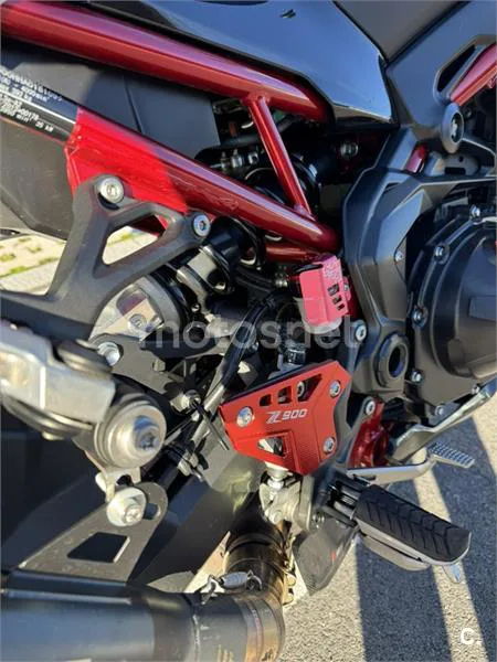 Kawasaki Z 900 – Vista 8