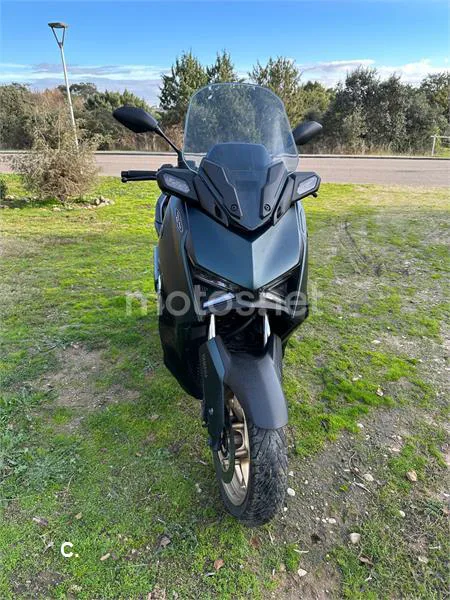 Yamaha XMAX 300 – Vista 9