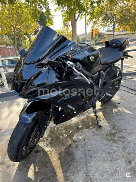 Yamaha R7 – Vista 2