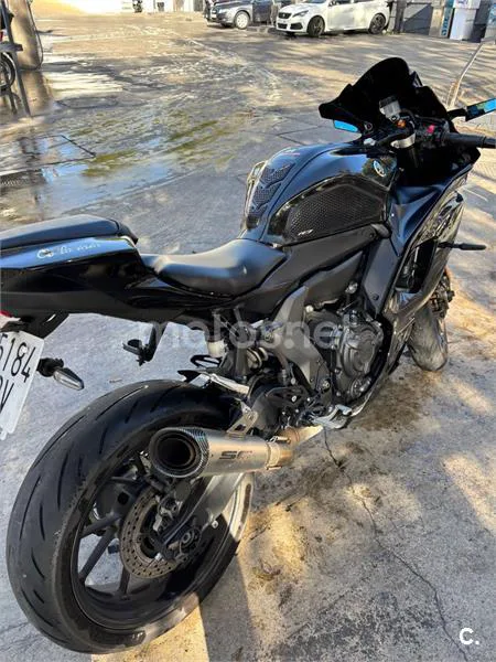 Yamaha R7 – Vista 3