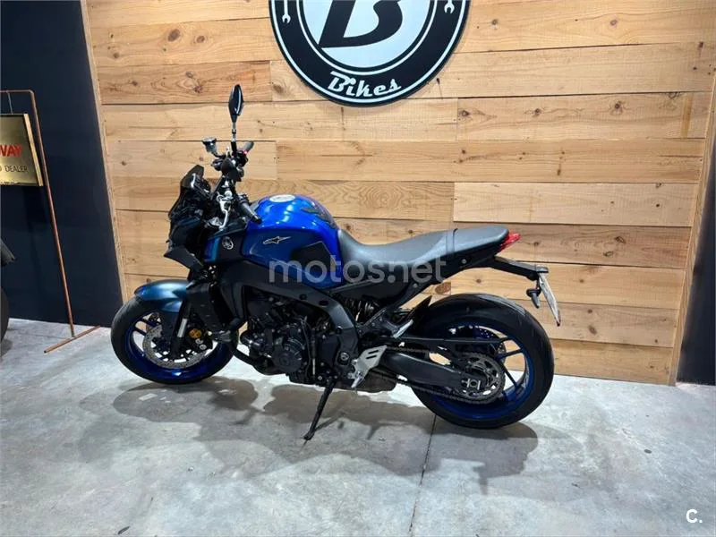 Yamaha MT-09 – Vista 13