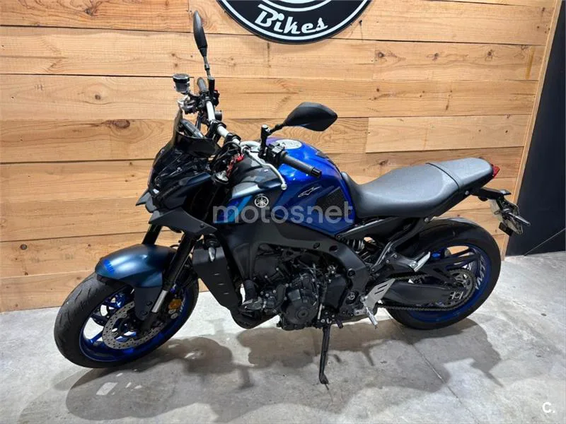 Yamaha MT-09 – Vista 14