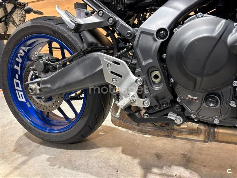 Yamaha MT-09 – Vista 20