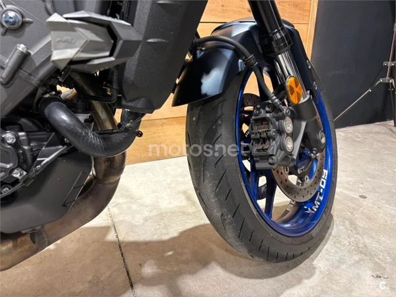 Yamaha MT-09 – Vista 21