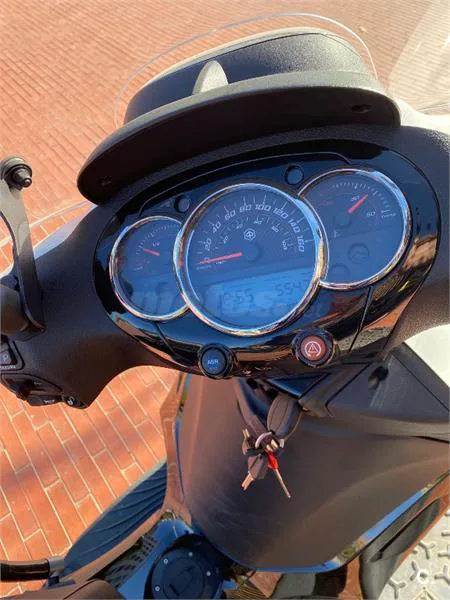 Piaggio Beverly – Vista 6