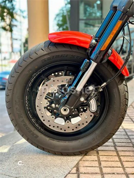Harley-Davidson Fat Bob – Vista 15