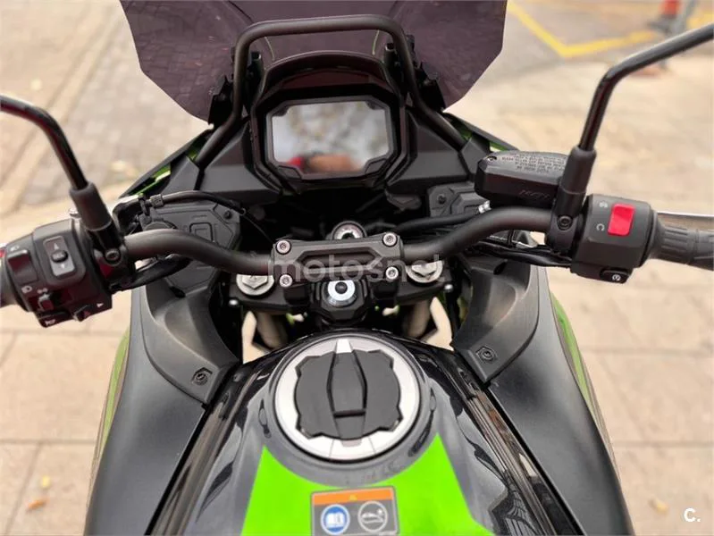 Kawasaki Versys – Vista 14