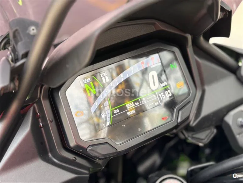 Kawasaki Versys – Vista 15