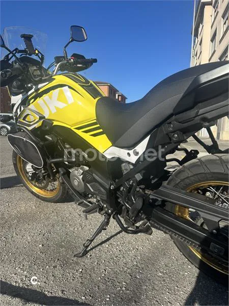 Suzuki V-Strom 650 XT – Vista 7
