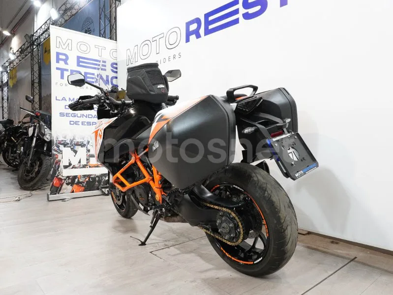KTM 1290 Super Duke GT – Vista 3