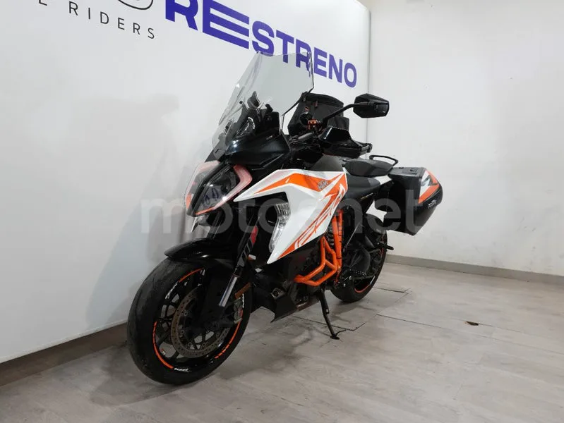 KTM 1290 Super Duke GT – Vista 5