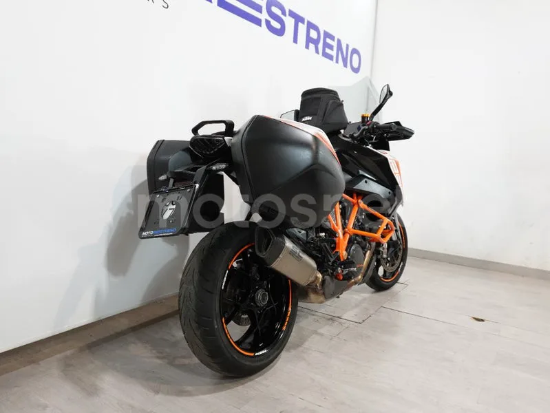 KTM 1290 Super Duke GT – Vista 8