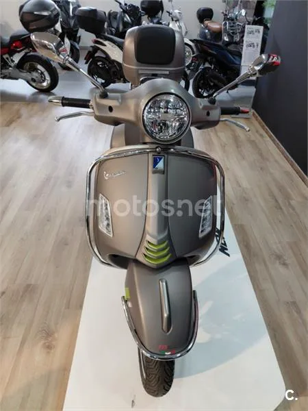 Vespa GTS 300 – Vista 4