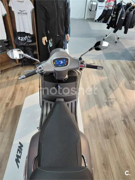 Vespa GTS 300 – Vista 5