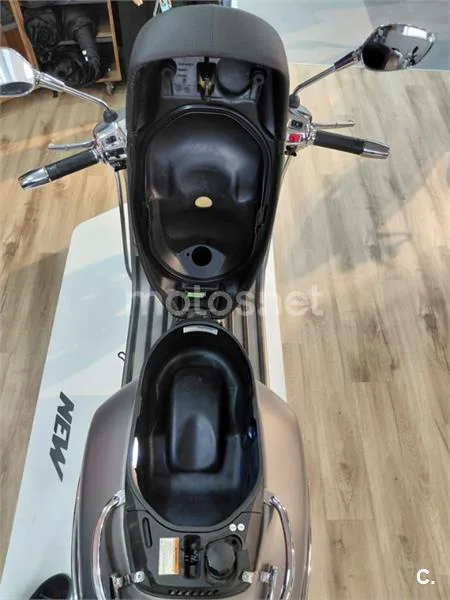 Vespa GTS 300 – Vista 6