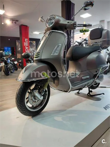 Vespa GTS 300 – Vista 8