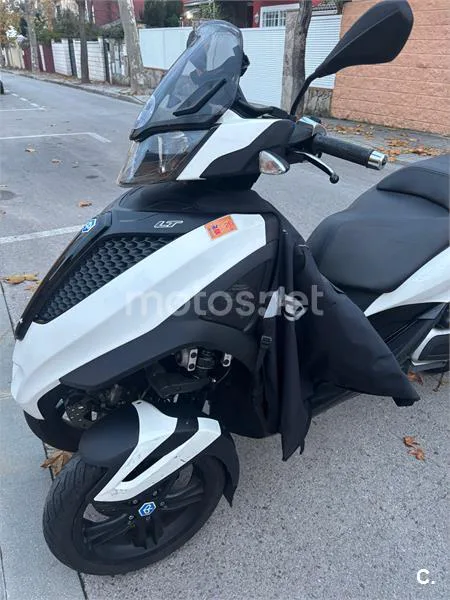 Piaggio MP3 300 Yourban LT Sport – Vista 8