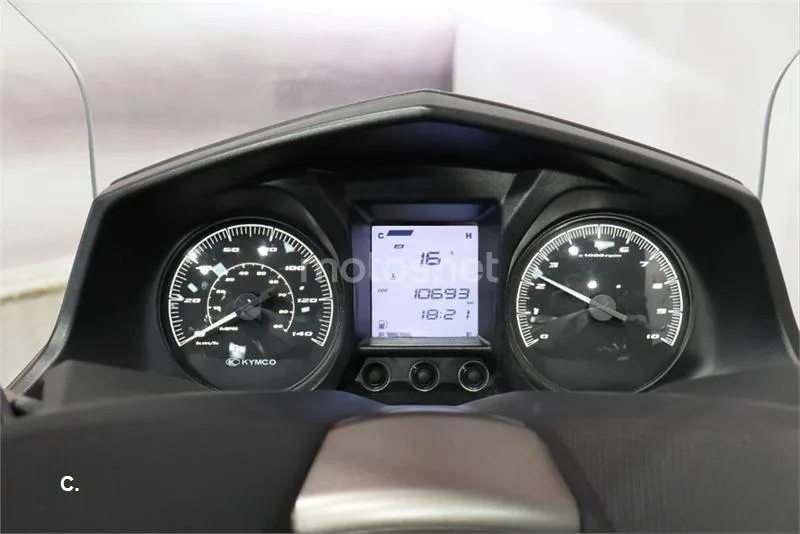 Kymco X-Town CT 125 – Vista 2