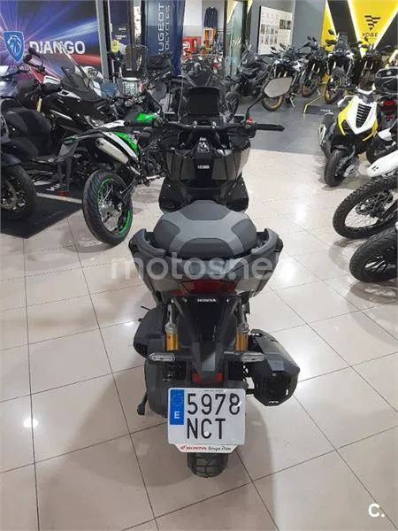 Honda ADV 350 – Vista 3