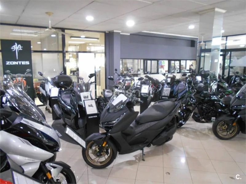 Honda ADV 350 – Vista 26
