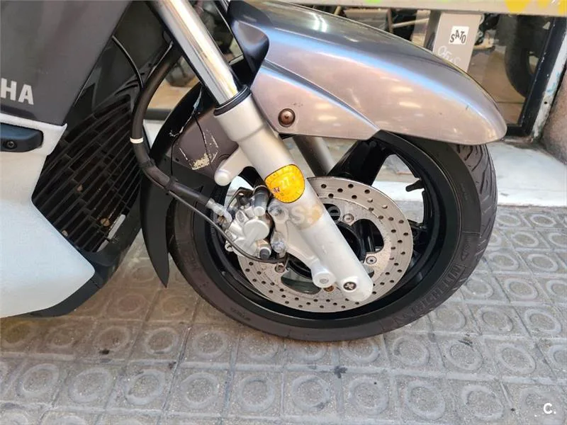 Yamaha XMAX 250 – Vista 11