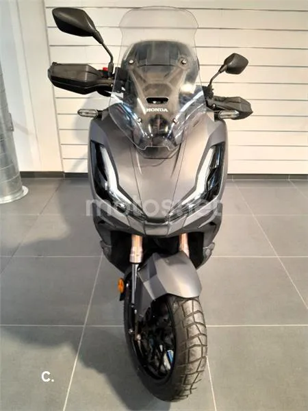 Honda ADV 350 – Vista 3