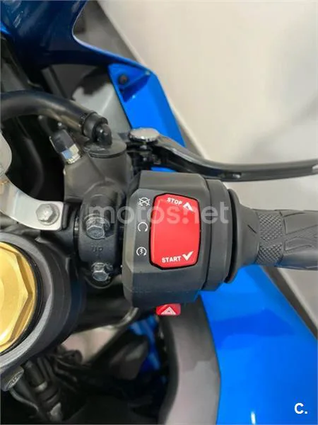 Suzuki GSX-R1000 – Vista 13