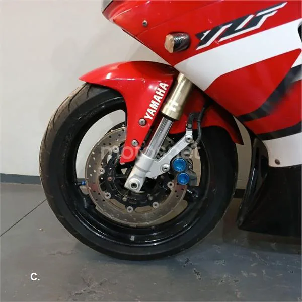 Yamaha R1 – Vista 13
