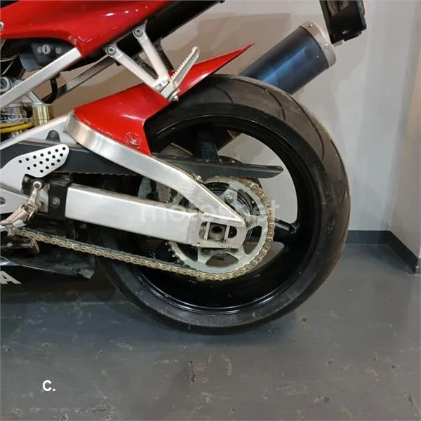 Yamaha R1 – Vista 15